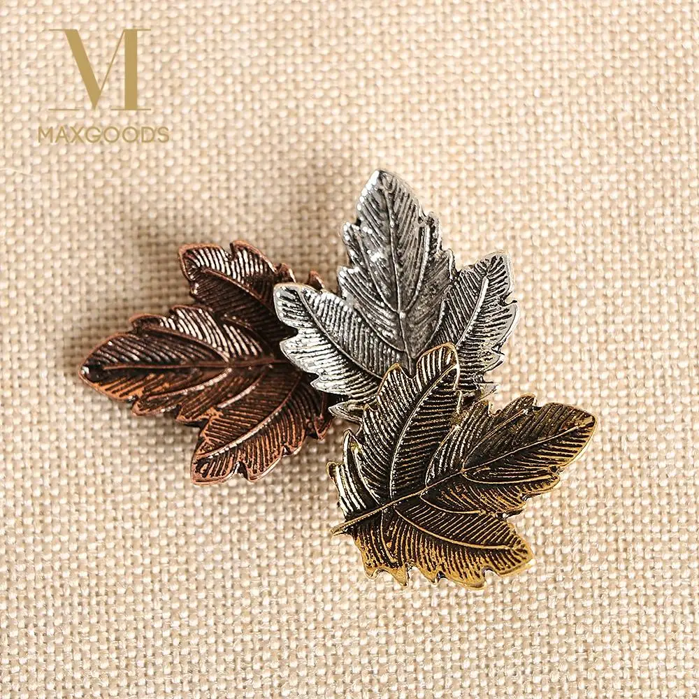 

1PC Women Vintage Fashion Women Maple Leaf Brooch Pin Clothes Ornament Accessories