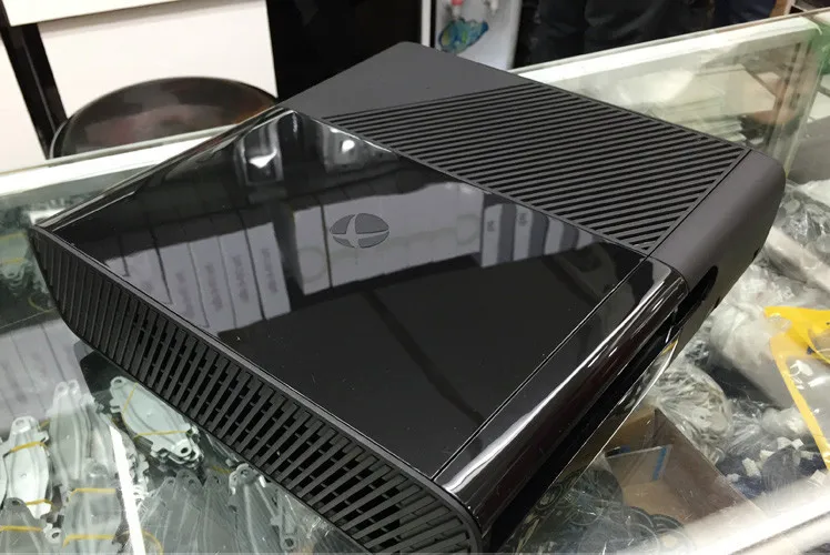 XBOX 360 E 02