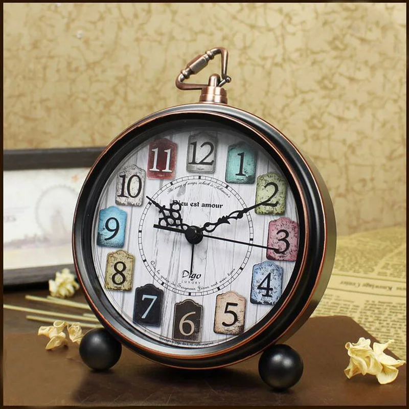 Classic Vintage Style Metal Alarm Clock Bedside Clock Mute Silence No Ticking Table Clock