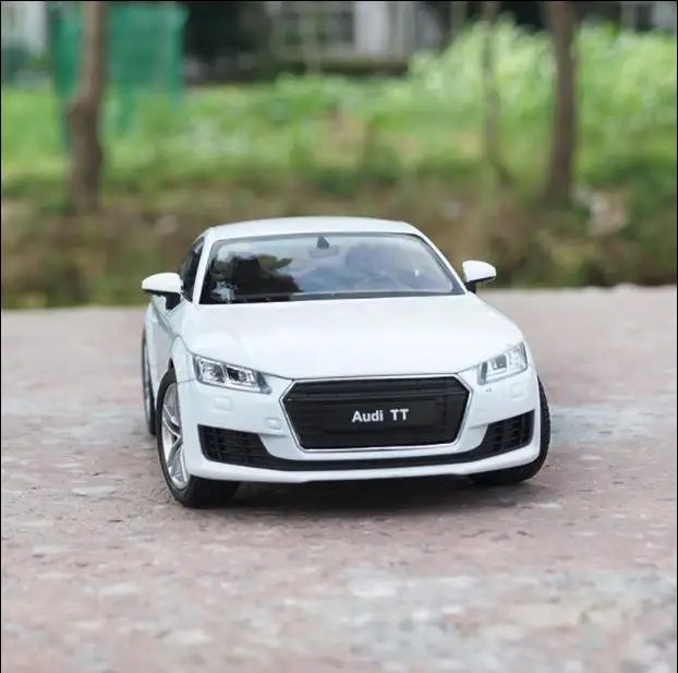 1:24 TT модель спортивного автомобиля из сплава со статическим имитацией