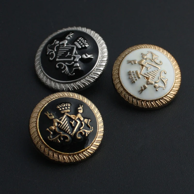 3584878945_365417189