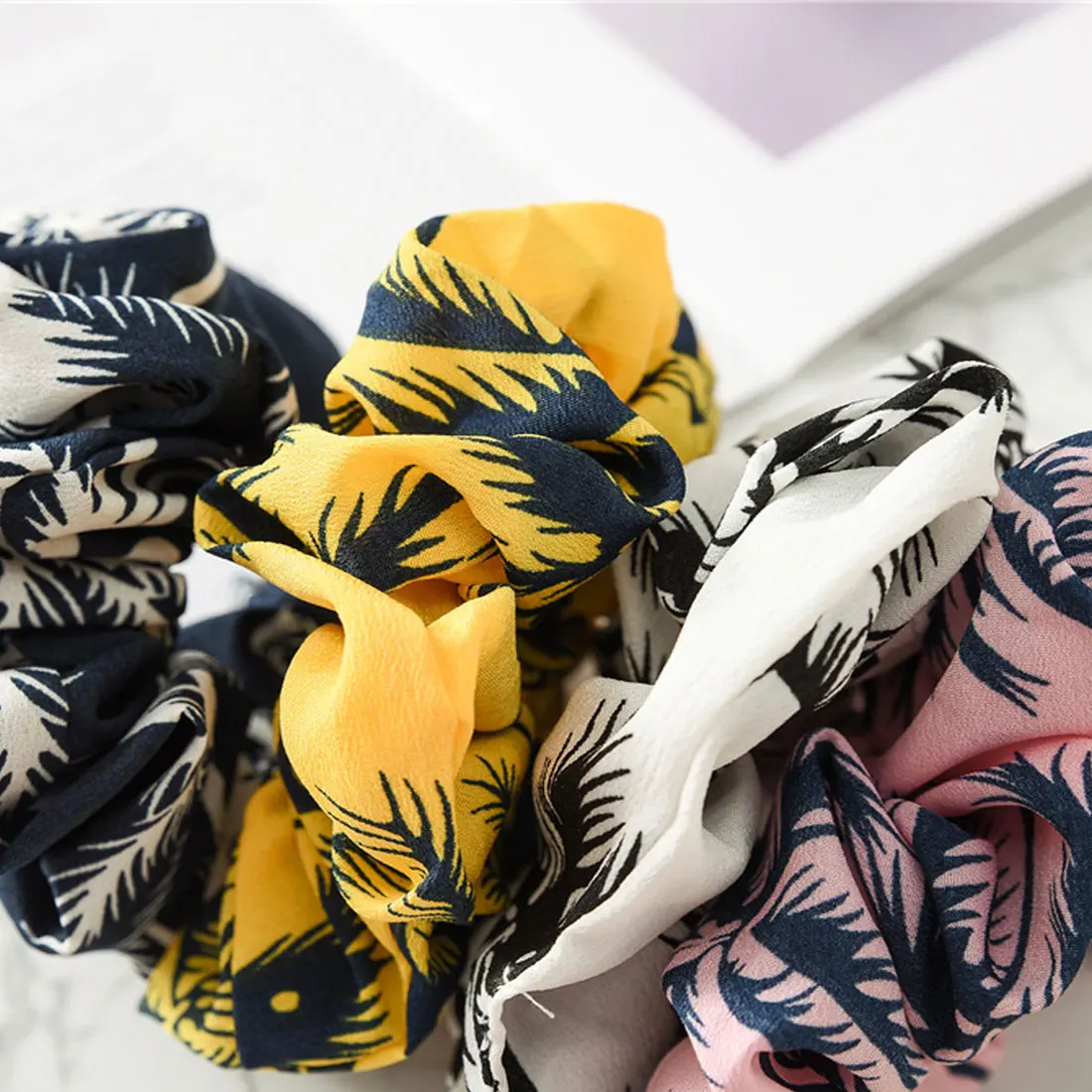 Wild hair band female striped wild color large intestine ring elastic band hair ring hair rope