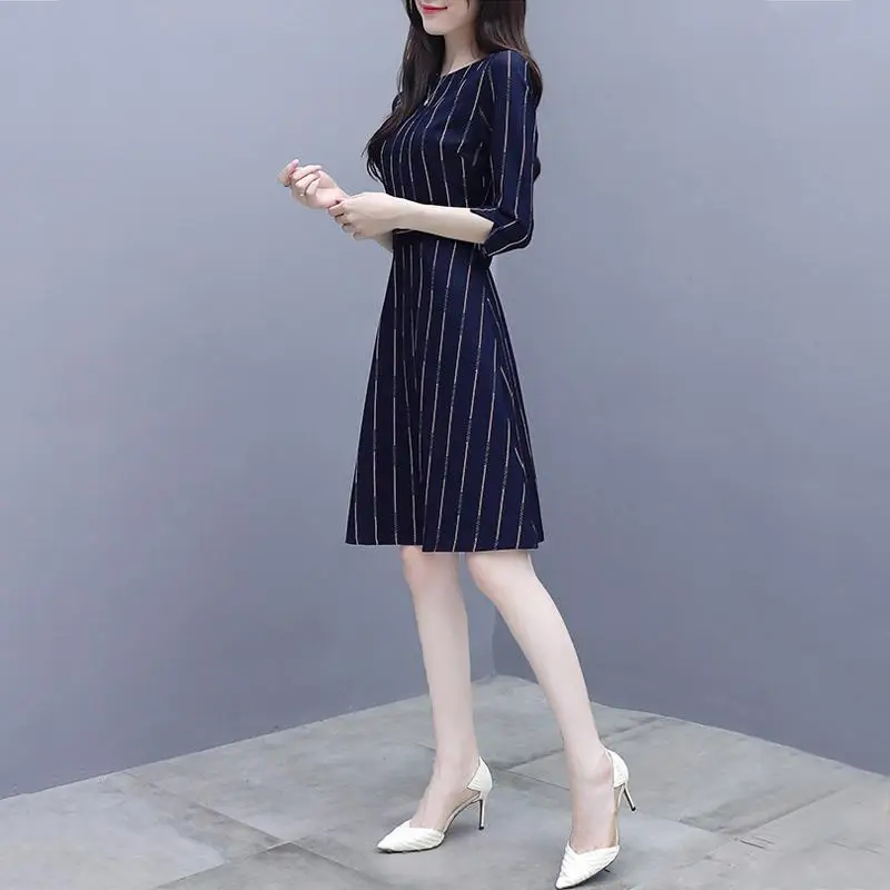 Женское элегантное платье в полоску Yfashion летнее трапеция с тонкой талией и