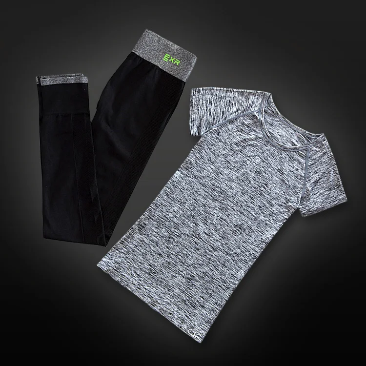 New women two piece set yoga shirt and capris sport jogging suits fitness gym tracksuit clothing dry quick leggings pants