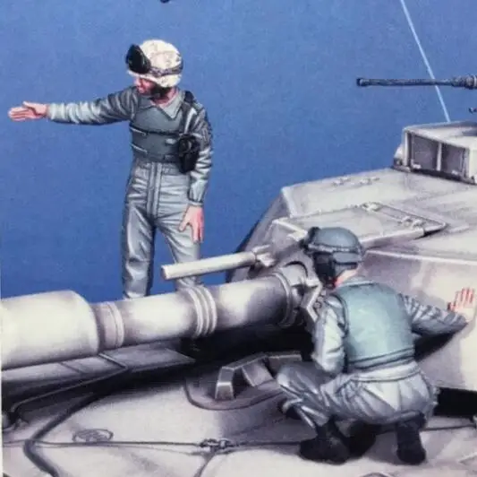

1/35 Resin Kits US Tank Soldier 2pc/set (no include tank)