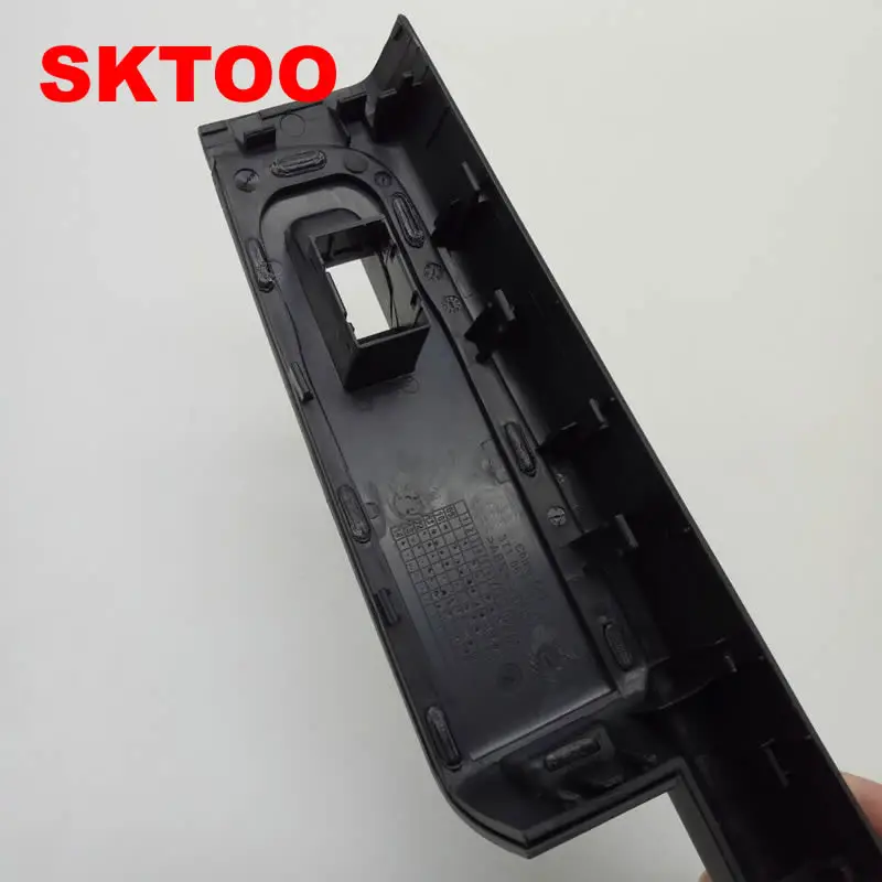 Sktoo для Skoda Superb дверные ручки правой передней двери подлокотник коробка внутренняя ручку рамы, погрузчик распределительная коробка черный