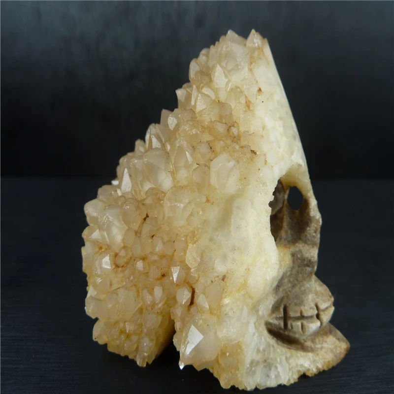 

NATURAL QUARTZ CRYSTAL skull T734