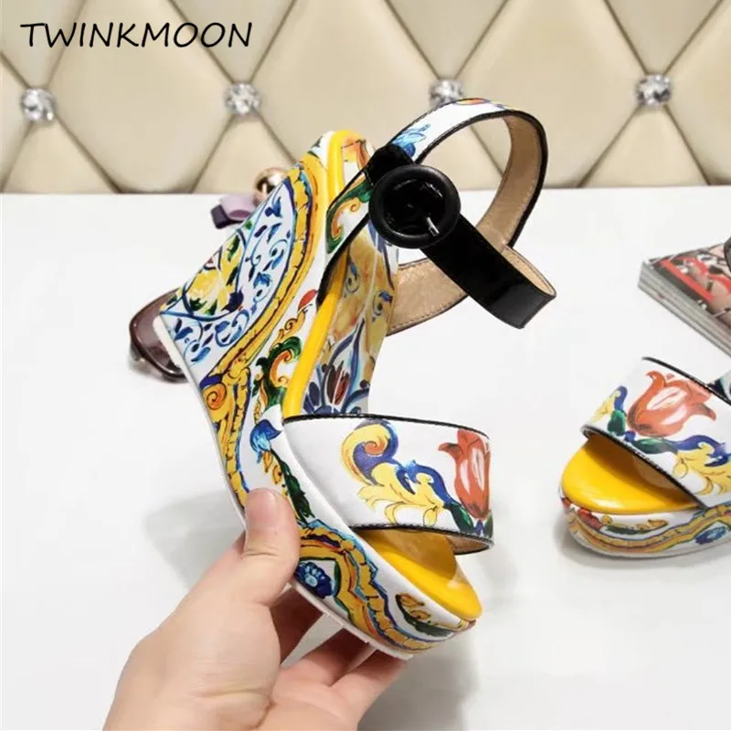 

Design Wedages Platform Sandal Women Luxury Floral Printed Mix Color Painting High Heel Shoes sandalias de verano para mujer