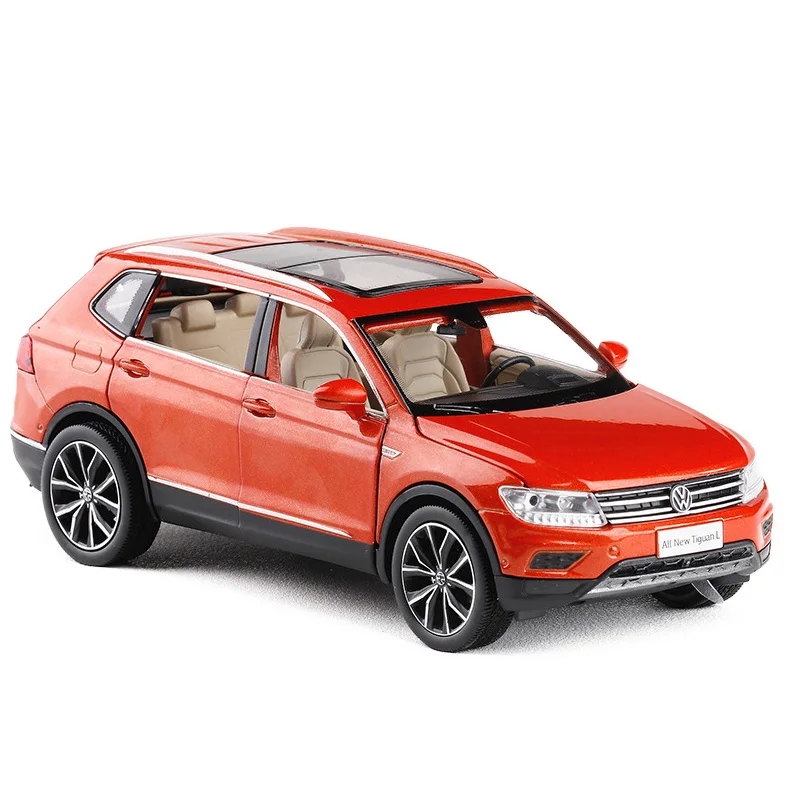 

1:32 Tiguan L Family Diecast Metal SUV Alloy toy cars Pull Back Light Music Collection toys car for Children Gifts