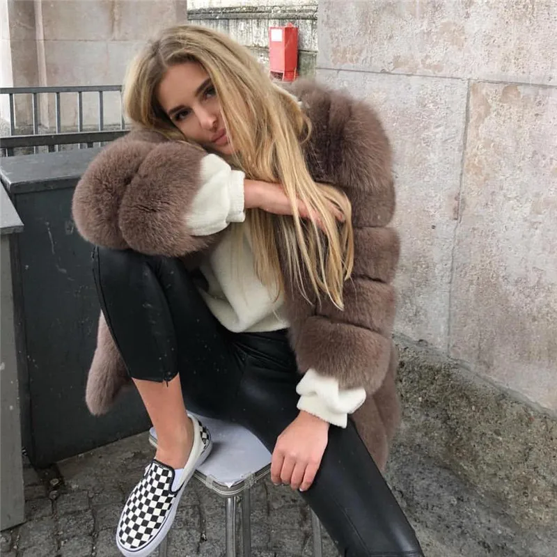 27891446_1775132185885624_8088286453391425536_n.-739