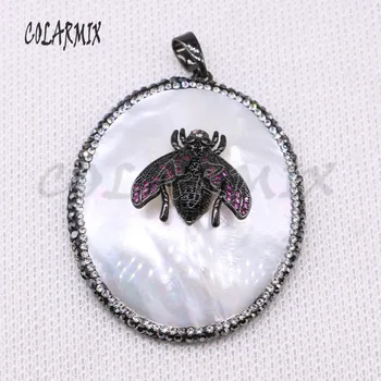 

Fashion shell pendant pave rhinestone with Tiny zircon bugs inset bugs pendant Natural shell jewelry pendant for necklace 4050