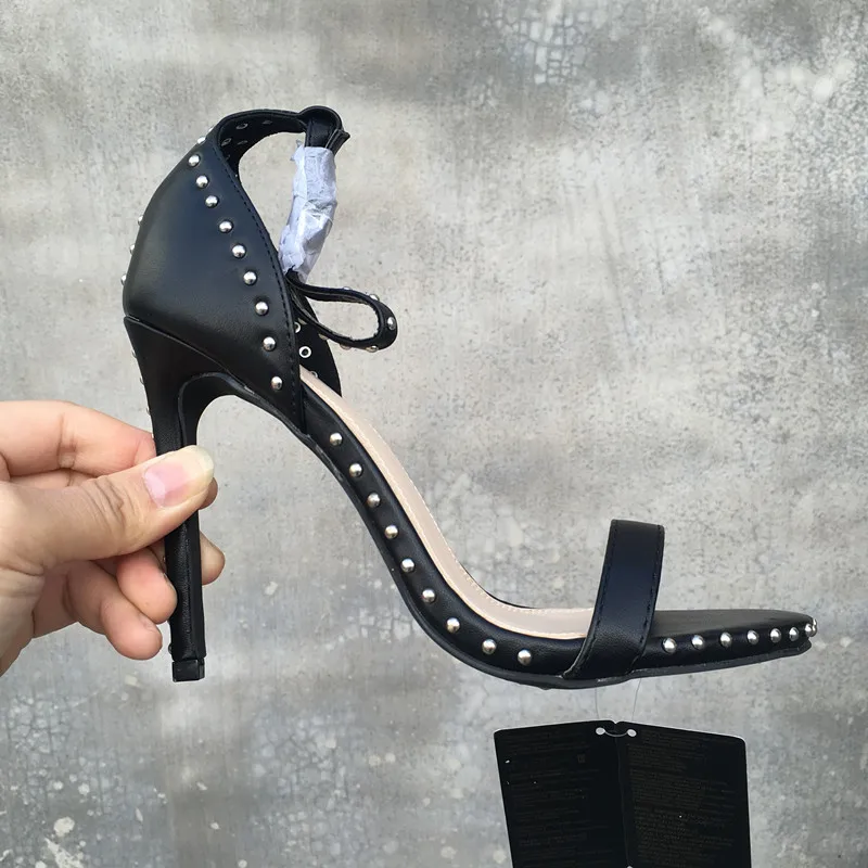 

2019 new fashion comfortable sexy rivet word high heel sandals women's shoes