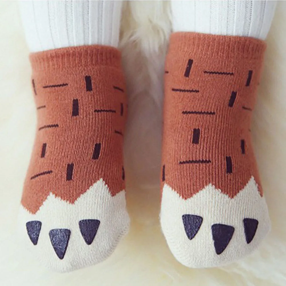 Осенне-зимние носки для малышей с героями мультфильмов; хлопковые милые Нескользящие Асимметричные весенние носки - Цвет: Brown paw