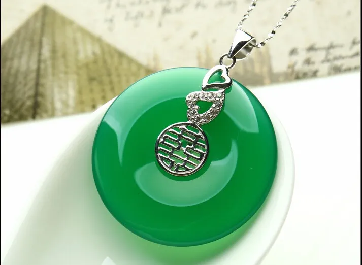 

Fashion Pure 925 Sterling Silver Green Chinese 100% Natural /Jadeite Round Circle Pendant