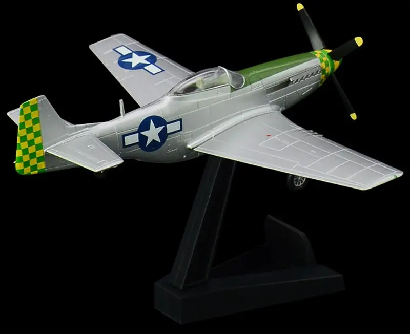 Предварительно построенный 1: 72 Масштаб P-51 Мустанг истребитель-бомбардировщик P-51D Второй мировой войны самолет хобби Коллекционная готовая пластиковая модель самолета