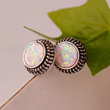 

2018 Hot Sale New White Opal Stud Earrings Retro Pattern Earrings Lovers Earrings Jewelry Colored Gem Earrings