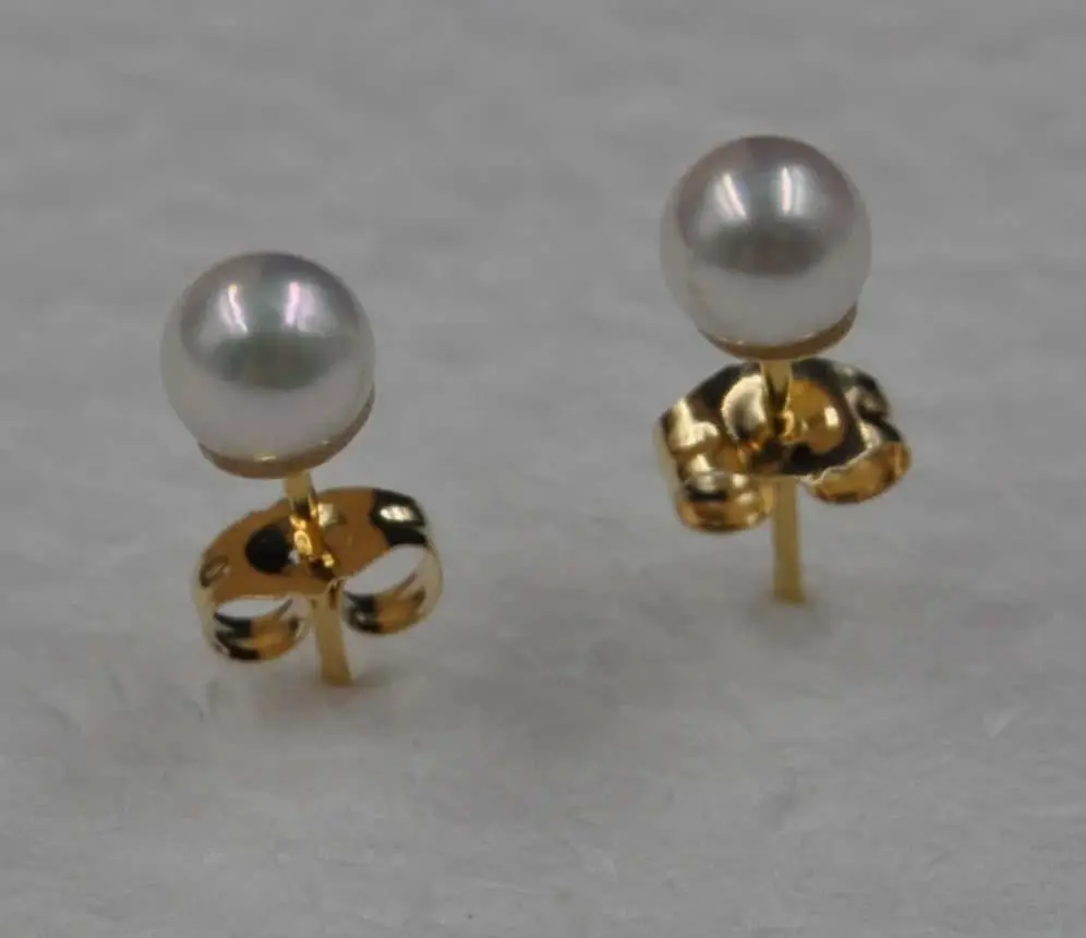 

14k gold GORGEOUS luster 4.5mm round Akoya pearl Earring