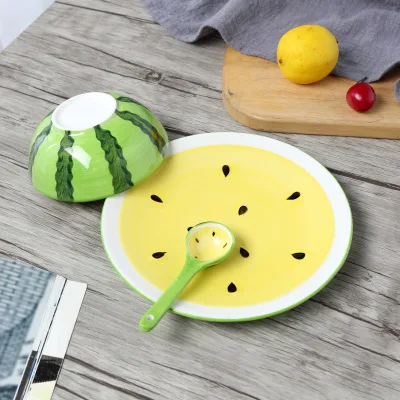 Творческий керамический набор посуды, японская Фруктовая тарелка, десертная миска, миска для риса, трехсекционная фруктовая миска, миска в форме клубники, ложка - Цвет: watermelon