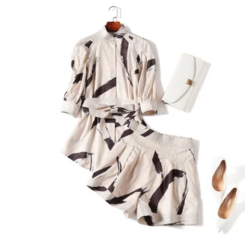 

New spring and summer 2018 black and white striped shirt jacket + wide-legged pants two-piece outfit