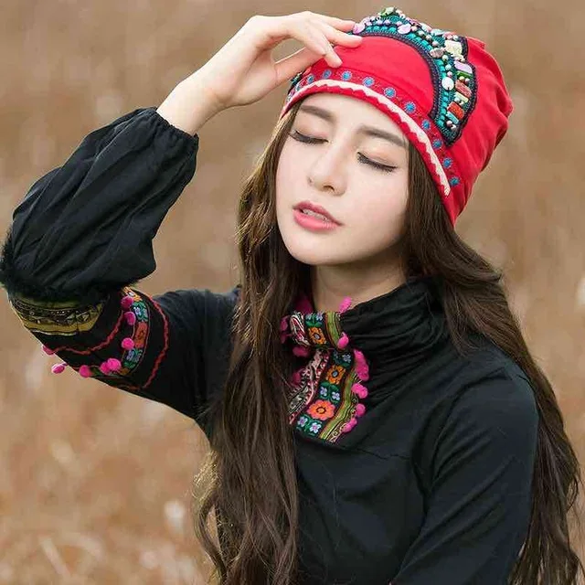 Cheshanf мексиканский стиль этнические винтажные черные синие красные банданы с бисером женская зимняя Оригинальная шапка в стиле хиппи Skullies - Цвет: Красный