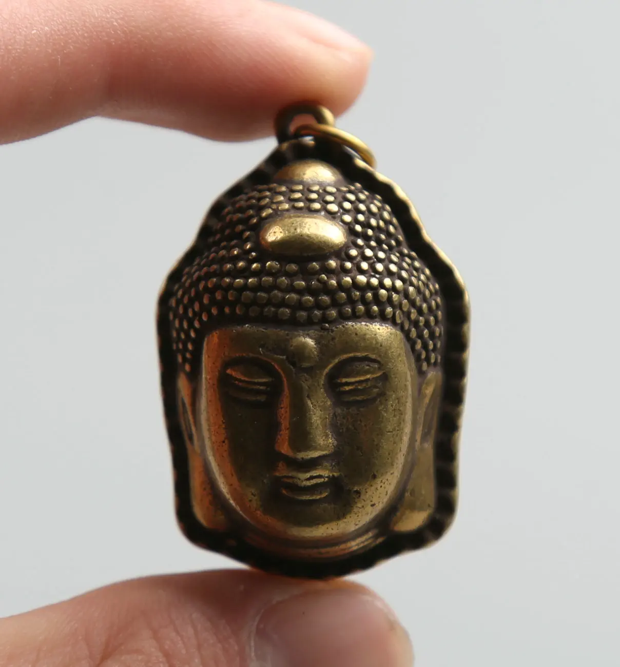 

42MM/1.7"Collect Curio Rare Chinese Fengshui Small Bronze Exquisite Buddhism Sakyamuni Tathagata Head Pendant Statue Statuary22g