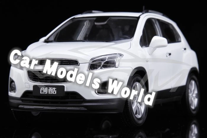 

Diecast Car Model for Trax 1:18 (White) PAINT ISSUES + SMALL GIFT!!!!!!!!