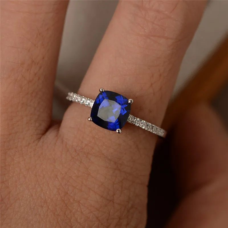 R695 (9)