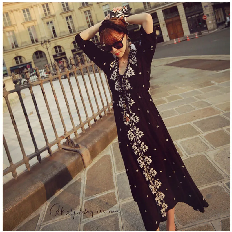 

2019 Long Dress Women Vintage Ethnic Flower Embroidered Cotton Tunic Casual Long Dress Hippie Boho People Asymmetric Maxi Dress