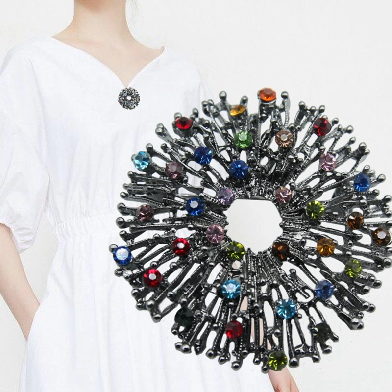 

YDGY Fashion Loop Brooch Female Brooch Retro Fashion Style Crystal Silk Scarf Button Clothing