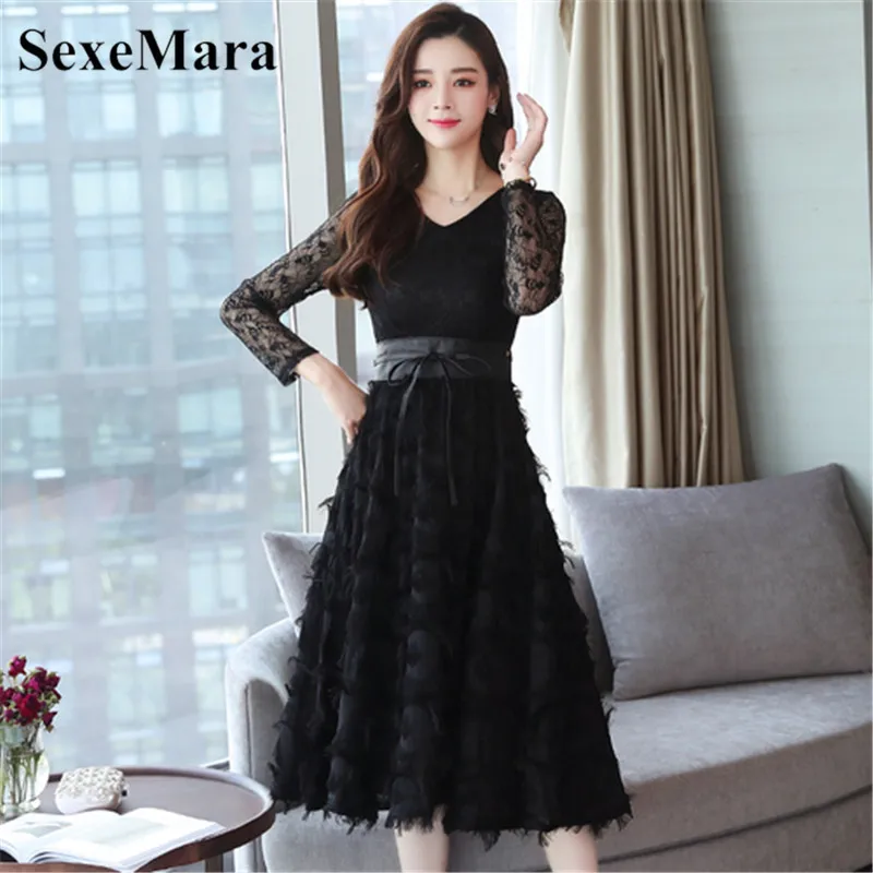 

2019 autumn and winter new Korean women's large size retro lace midi dress black dress long-sleeved runway vestidos