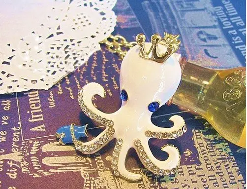 

2013 New Arrival White Squid Octopus Long Necklace N350