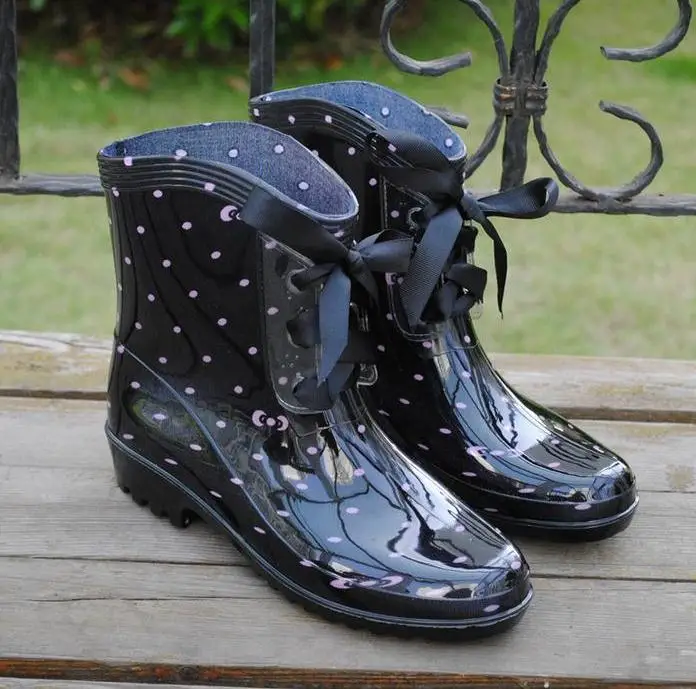 boots cool water woman