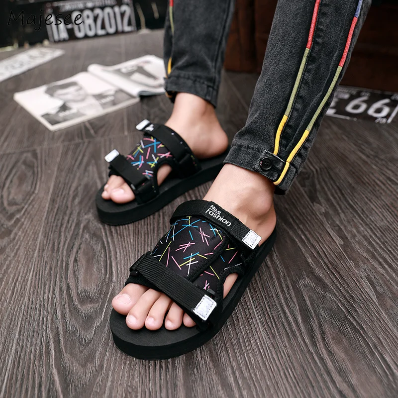 

Men's Slippers Summer Flat with Outside Students All-match Beach Shoes Men Breathable High Quality Thick Bottom Trendy Simple
