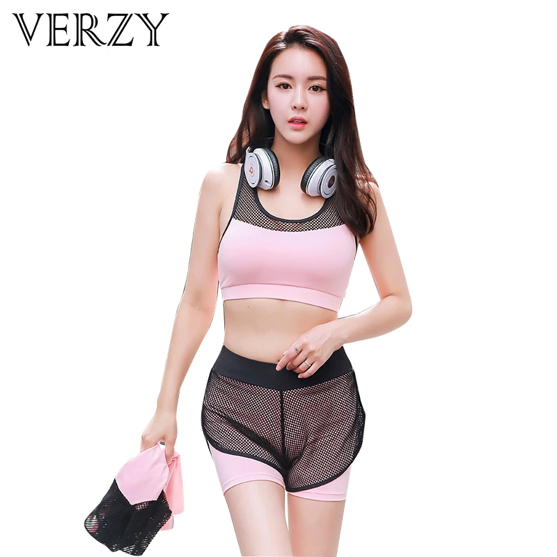 

2017 New Arrival Women Yoga Sport Suit Bra Set 3 Pieces 2 Colors Top Mesh Patchwork Sport Summer Perspiration Wicking Sportswear