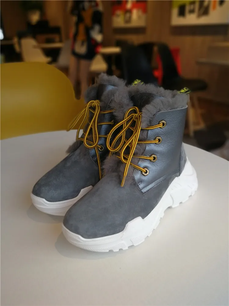 Winter new snow boots Women sheepskin and thick wool Fur warm woman shoes genuine Leather Shearling High quality fashional Boots