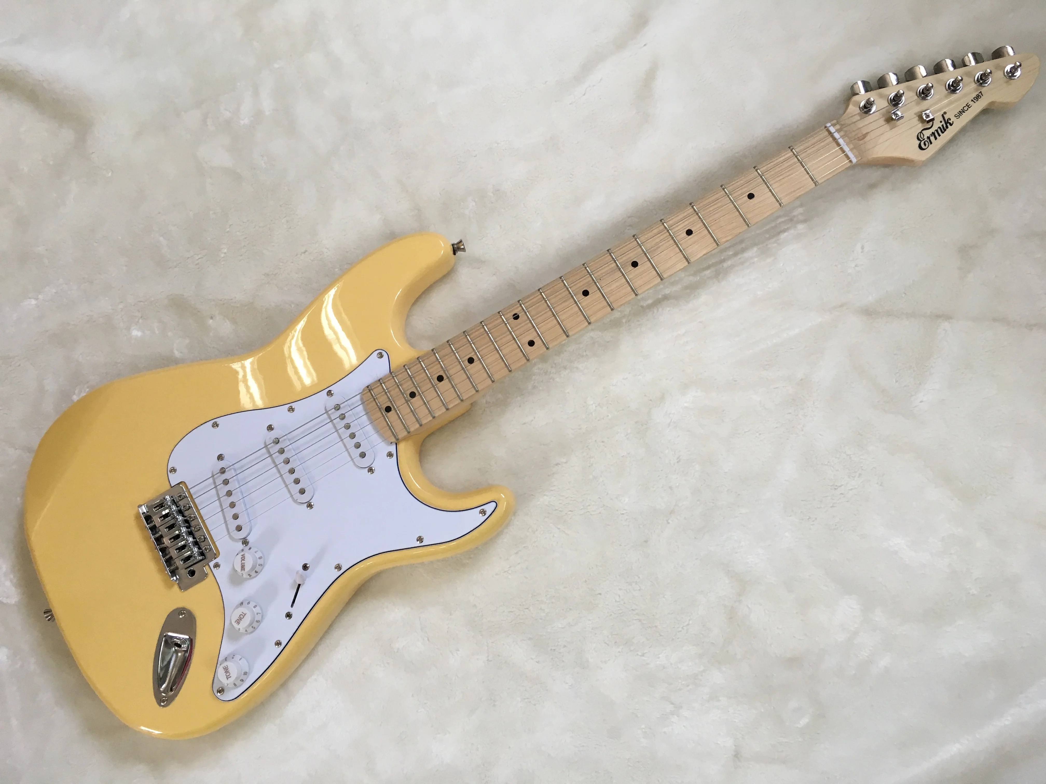 

Electric guitar/new yellow color ermik st guitar/guitar in china