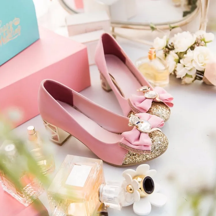Стразы, расшитые блестками; туфли-лодочки с бантом; обувь для подружки невесты с закрытым носком; цвет бежевый, фиолетовый, розовый; большой размер 40