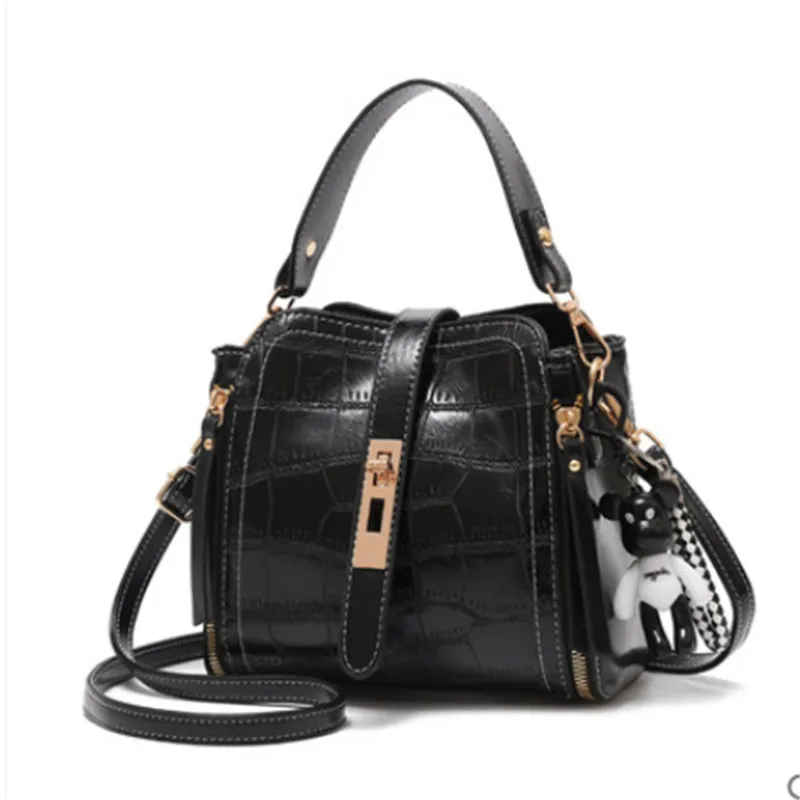 

BLGBY Fashion Women Bag Soft Leather Handbags PU Shoulder Bag Small Flap Crossbody Bags for Women Messenger Bags
