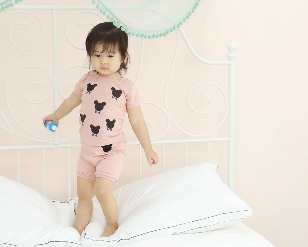 Корейская детская одежда Летний хлопковый комплект с короткими рукавами, домашняя одежда для маленьких мальчиков и девочек, пижама с героями мультфильмов футболка+ шорты, два костюма - Цвет: Коричневый