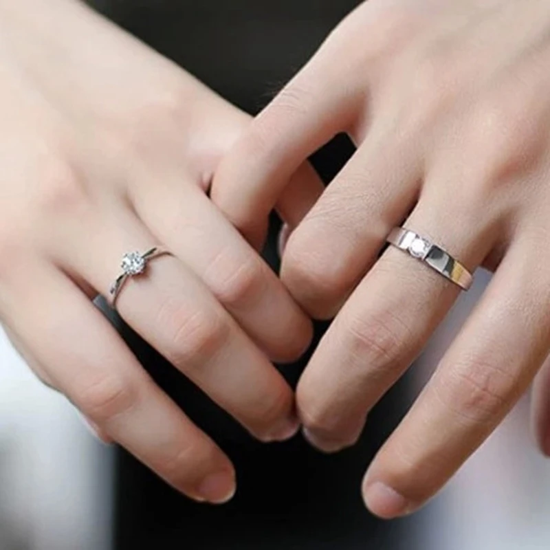 кольца для пар. современные обручальные кольца. парные кольца. свадебные кольца дорогие. кольца her king his queen.