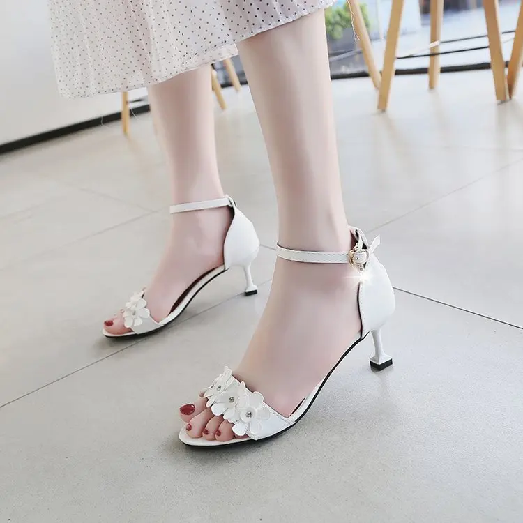

New Arrive Sweet Flower Women High Heels Sandals 2019 Peep Toe Rhinestone Thin Heels Cover Heels Pumps Women Shoes