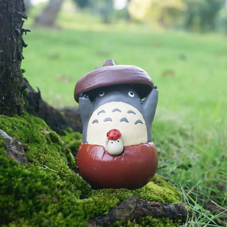 

Miniature Big Totoro Hide in Nut Small Totoro Hold Ladybug , Ghibli Figurines Fairy Garden Supplies Terrarium Accessories