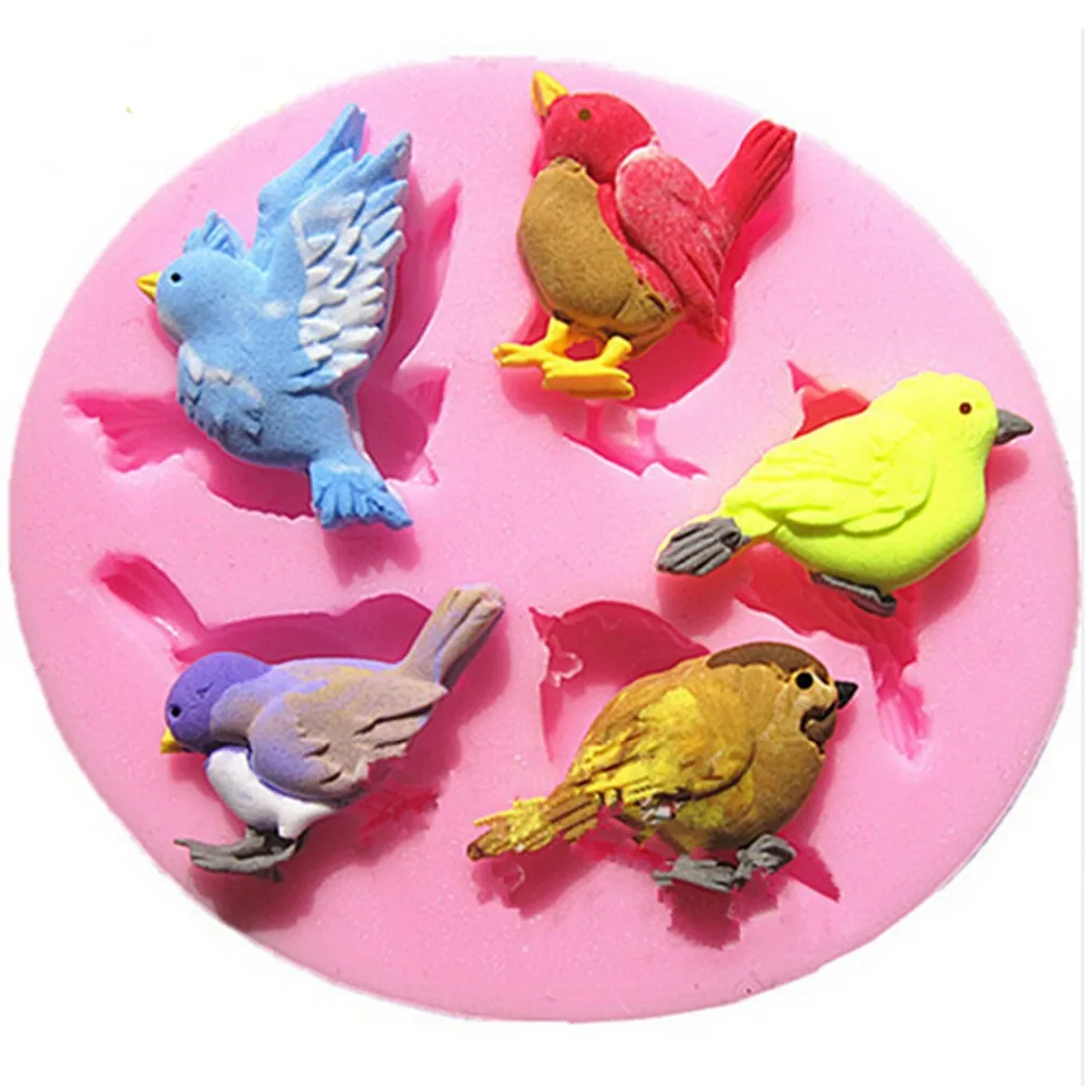 Using Silicone Cake Moulds Using Silicone Cake Moulds