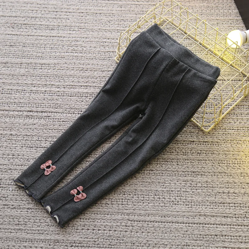 Новые зимние теплые штаны для девочек возрастом от 1 года до 8 лет детская утепленная верхняя одежда, штаны хлопковые детские флисовые брюки с цветочным принтом и бантом повседневные брюки для малышей - Цвет: Темно-серый