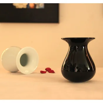 

Brie solid black and white Ceramic small vase Exquisite vase home decorations