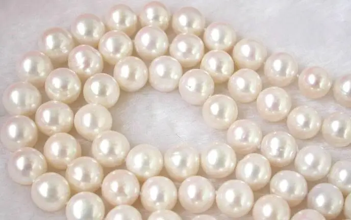 

3511 3Strands White Pearl Necklace cameo Clasp