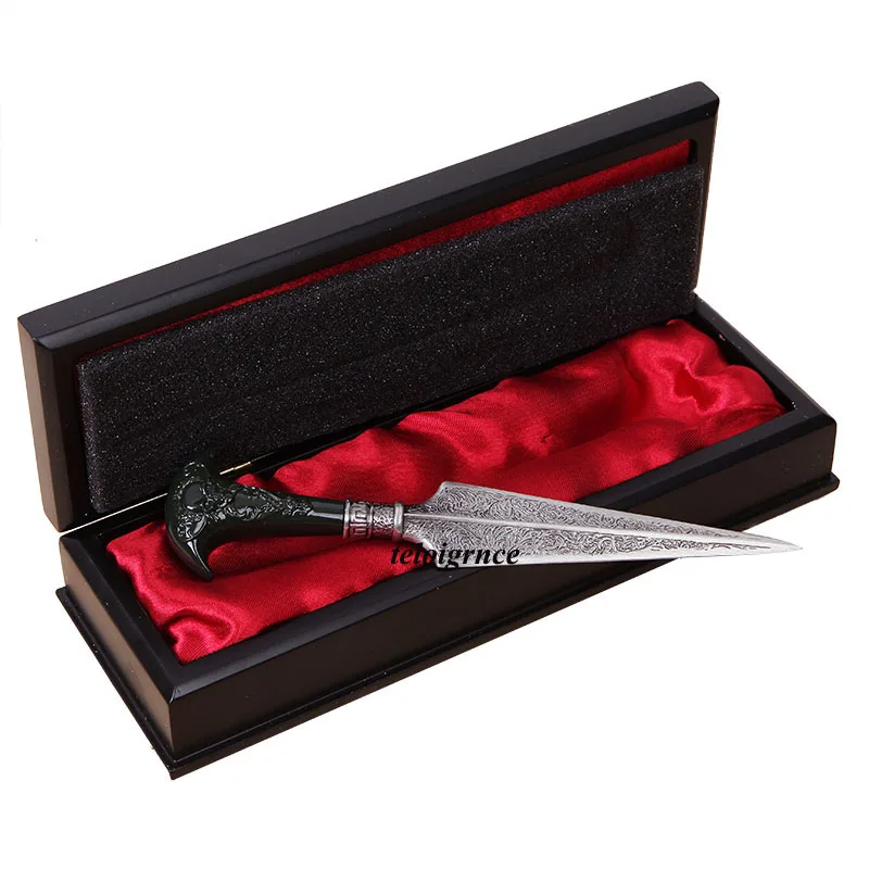 

Around Harri Potter Bella Short Sword Dobby Original Wooden Box Death Eater Decoration