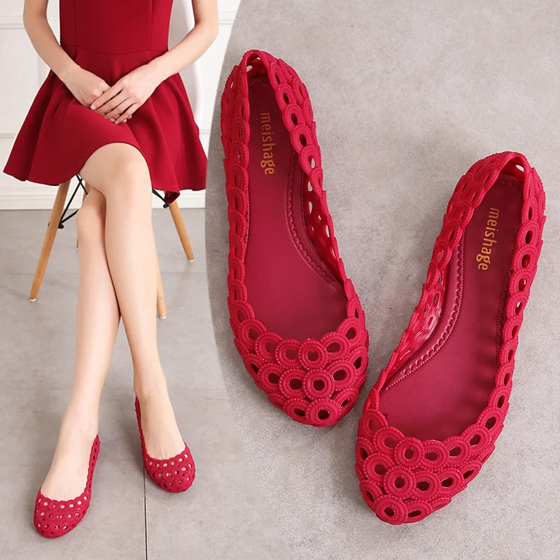 

HEE GRAND Jelly Flats Sandals Round Toe Slip On Casual Summer Holiday Casual Cozy Beach Seaside Flat Heel Shoes XWZ6107