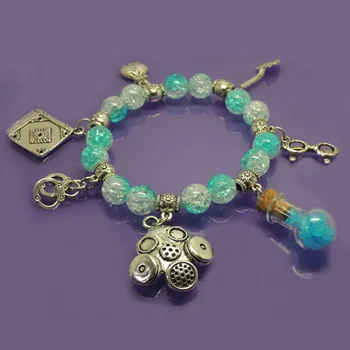 Breaking bad inspired elastic cord charm bracelet adjustable gas mask Walt Jesse Aaron Paul fandom jewelry BF177