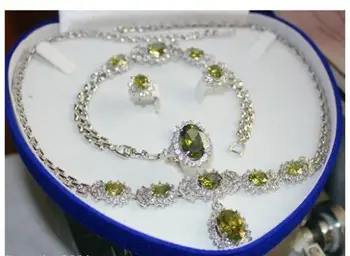 

Free shipping elegant women 's fashion set Throws green crystal necklace bracelet earring ring (A0425)